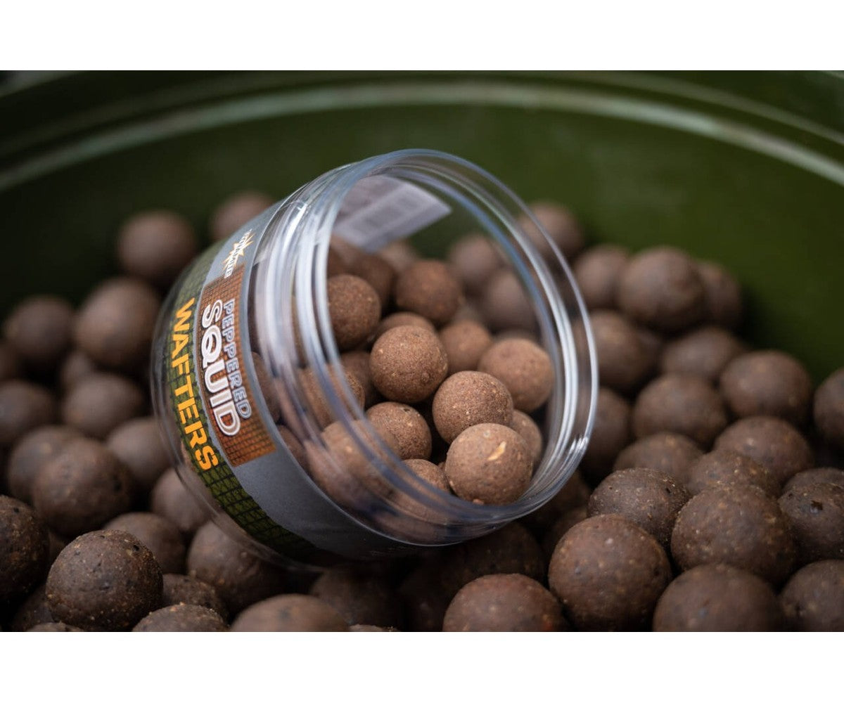 Плуващи топчета DB Peppered Squid Foodbait Pop-Ups