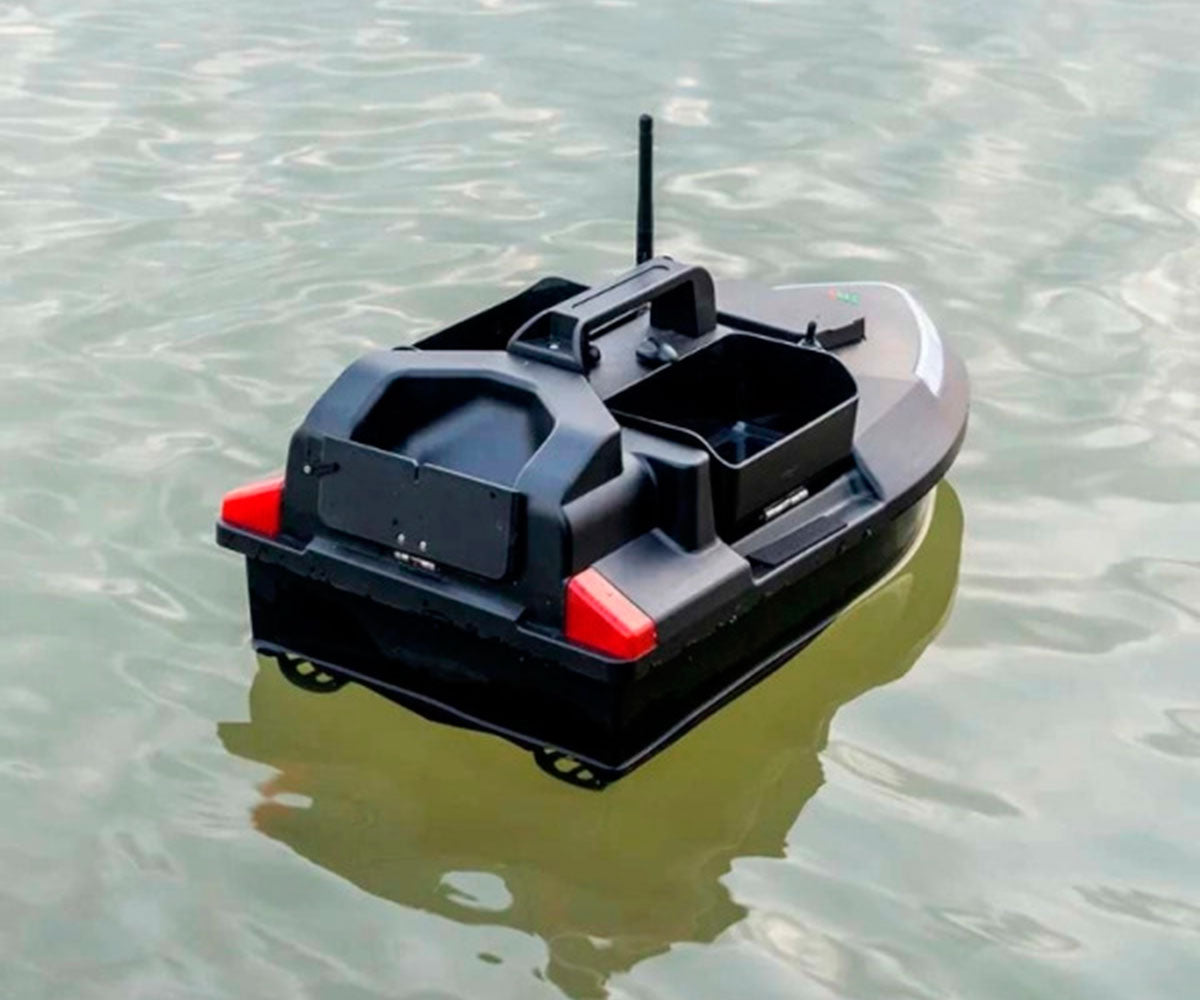 Лодка за захранка модел  v020. 40 т. GPS